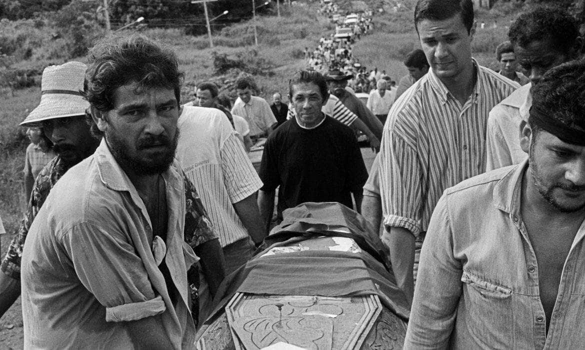 No dia 17 de abril de 1996, 19 trabalhadores rurais sem-terra foram mortos no episódio que ficou conhecido como massacre de Eldorado dos Carajás Por: João Roberto Ripper/Direitos Reservados