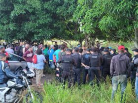 Nesse momento mais de dez viaturas do 8º Batalhão da Policia Militar cercam o assentamento Josué de Castro em Campos dos Goytacazes-RJ. Foto: MST Oficial/X