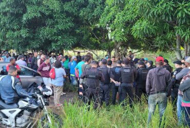 Nesse momento mais de dez viaturas do 8º Batalhão da Policia Militar cercam o assentamento Josué de Castro em Campos dos Goytacazes-RJ. Foto: MST Oficial/X