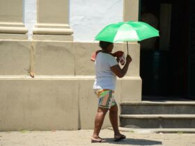 Rio de Janeiro (RJ), 14/11/2023 – População enfrenta forte onda de calor no Rio de Janeiro. Foto: Tomaz Silva/Agência Brasil