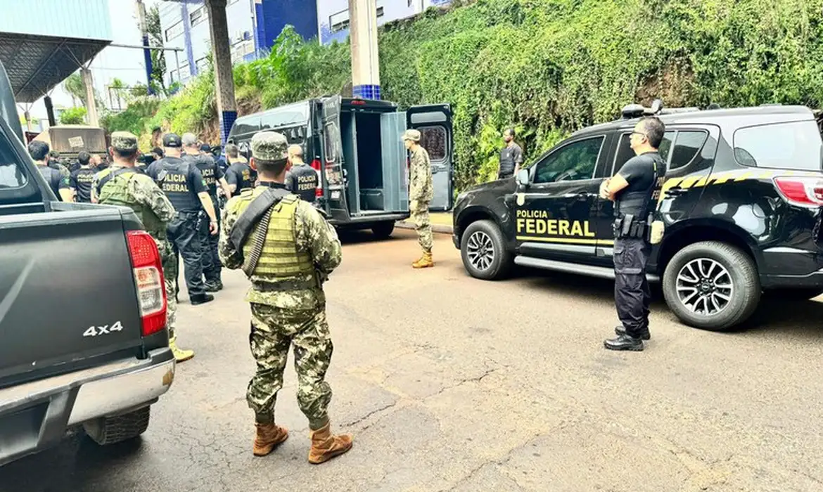 Paraguai expulsa 25 brasileiros que estavam presos no país. Por: Divulgação/Polícia Federal