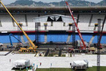 Palco para show de Madonna começa a tomar forma no gramado do Maracanã Por: Marcelo Santos