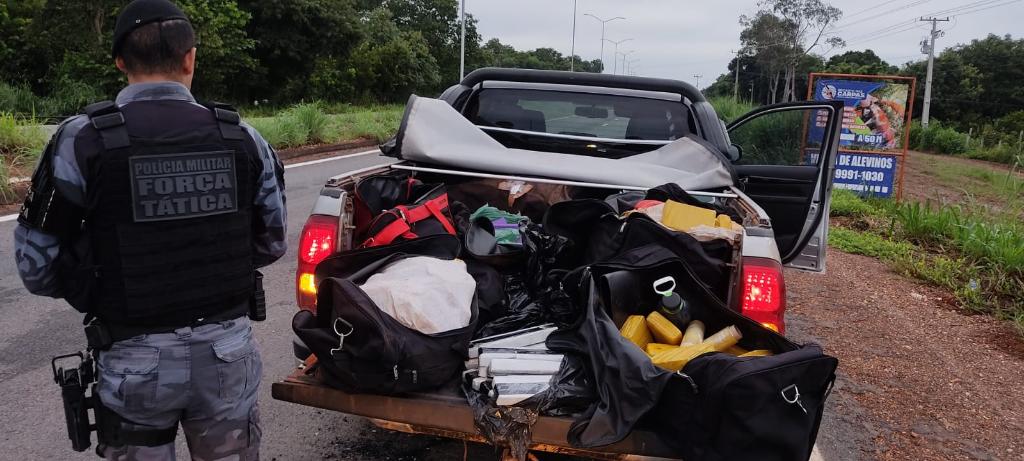 pm e prf prendem motorista com 350 kg de droga em malas na carroceria de caminhonete interna 1 2024 04 18 1618839796