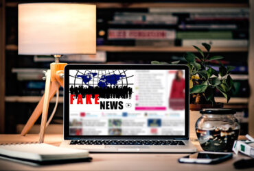 Fake News; Notícia Falsa; Celular; Notebook; Computador; Notícia - Nova onda de fake news no Brasil influencia a guerra digital. Foto: Pixabay