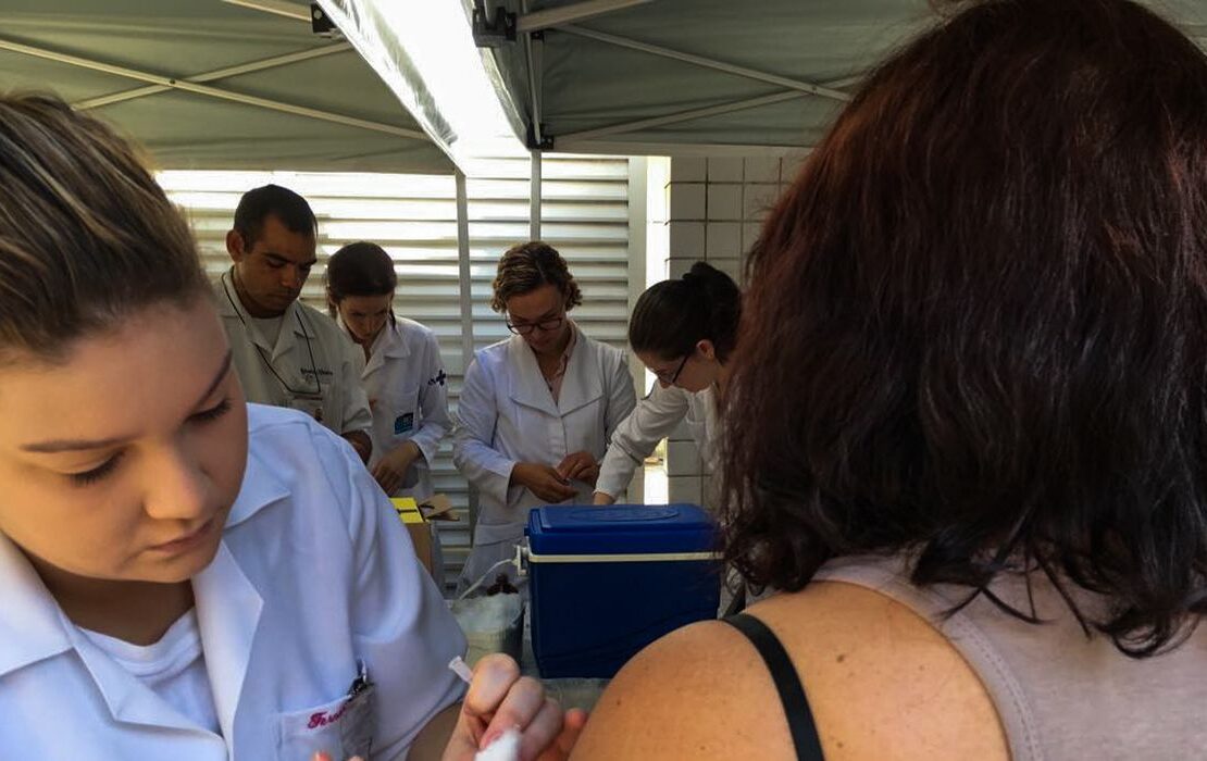 Vacinação contra febre amarela no Rio Por: Flavia Villela/Agência Brasil