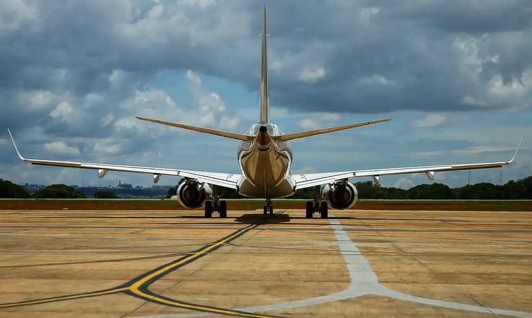 Mercado de transporte aéreo fecha 2023 em trajetória de crescimento - Foto: Marcelo Camargo/Agência Brasil
