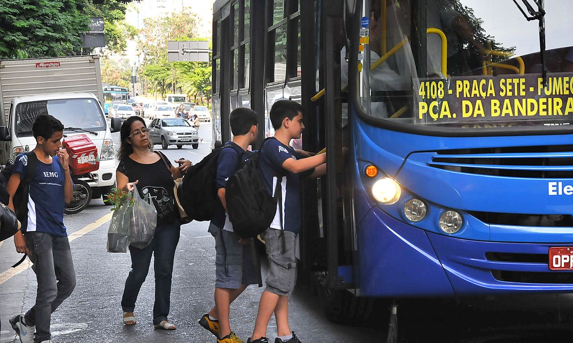 Belo Horizonte (BH) 16/07/2023 Os ônibus que atendem vilas e favelas terão passe livre integral para estudantes da rede pública. Foto: Breno Pataro/ Prefeitura de Belo Horizonte.