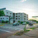 Semáforo na Avenida Pará com Tocantins garante mais segurança para motoristas e pedestres em Lucas do Rio Verde.