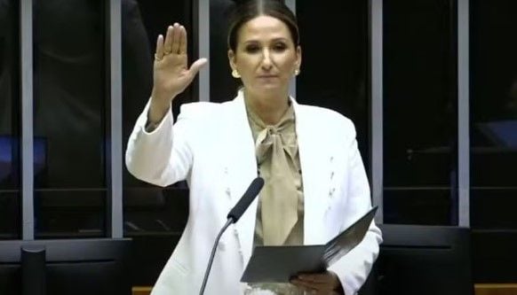 Primeira-dama de Água Boa assume cadeira de deputado federal em Brasília