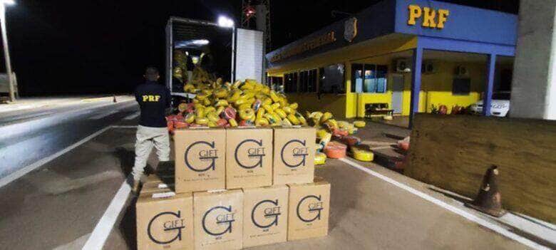 A PRF reforça seu compromisso no combate ao contrabando e à criminalidade, intensificando as ações de fiscalização nas rodovias federais.