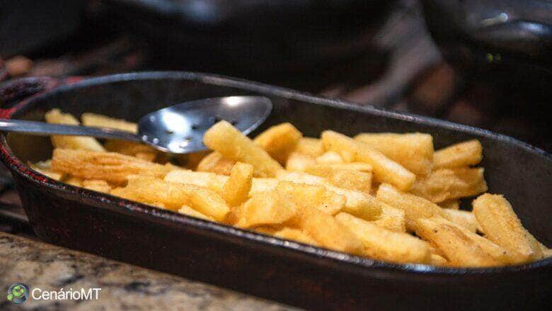 Como fazer aipim frito