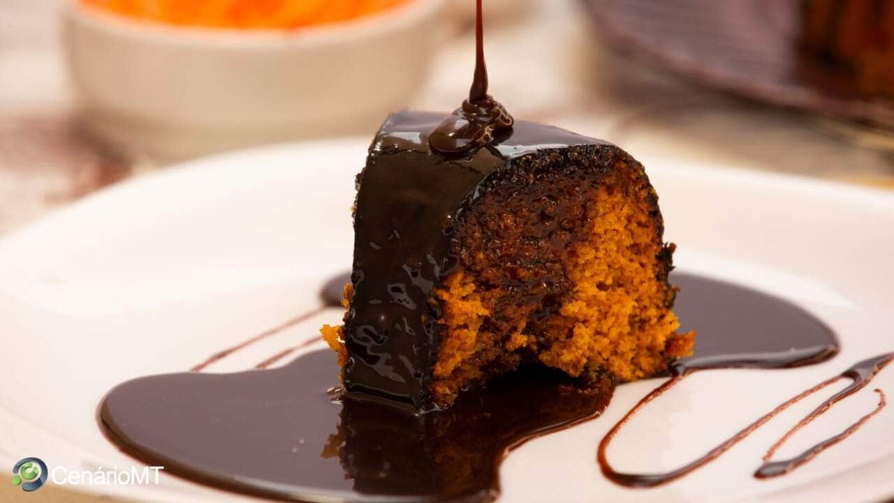 Como fazer bolo de cenoura
