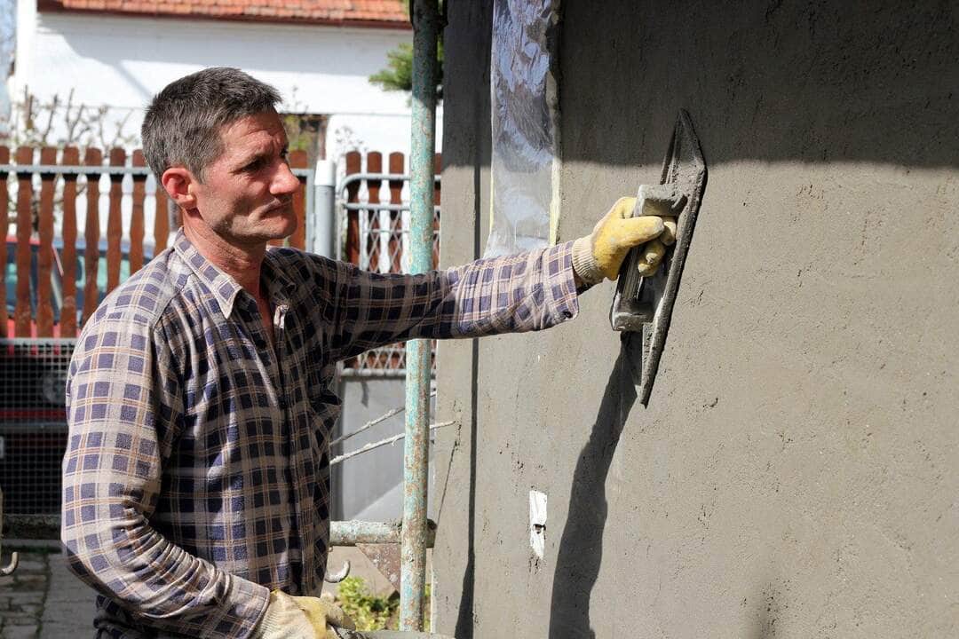 Construction Mason Worker - Fotos do Canva