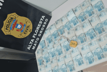 Valor foi encontrado por um cidadão que procurou a Polícia para comunicar os fatos.