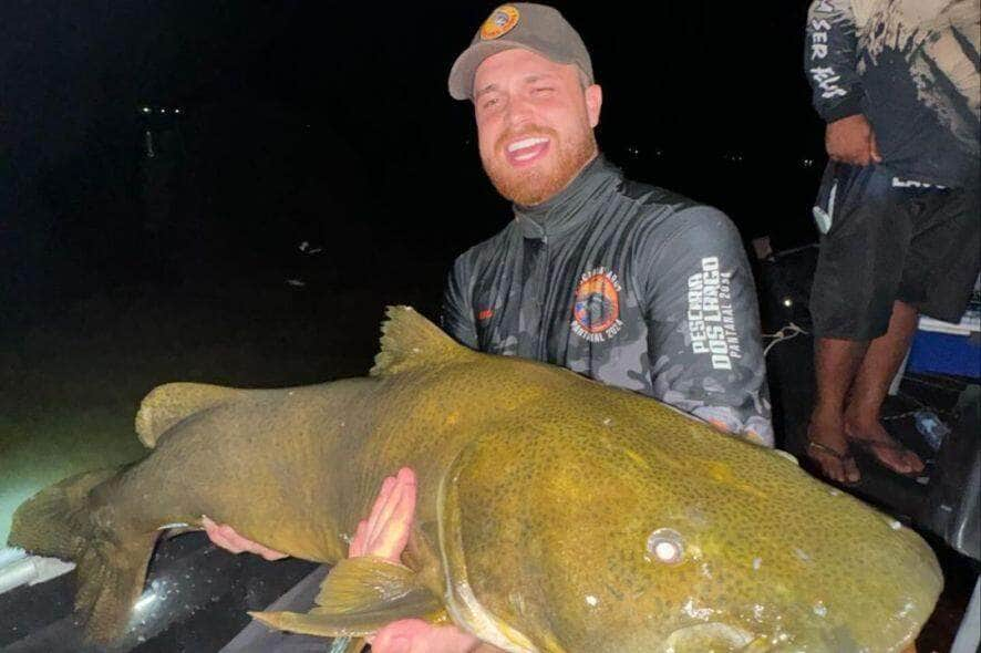 Influenciador Gustavo Tubarão encanta com captura de jaú gigante em Mato Grosso