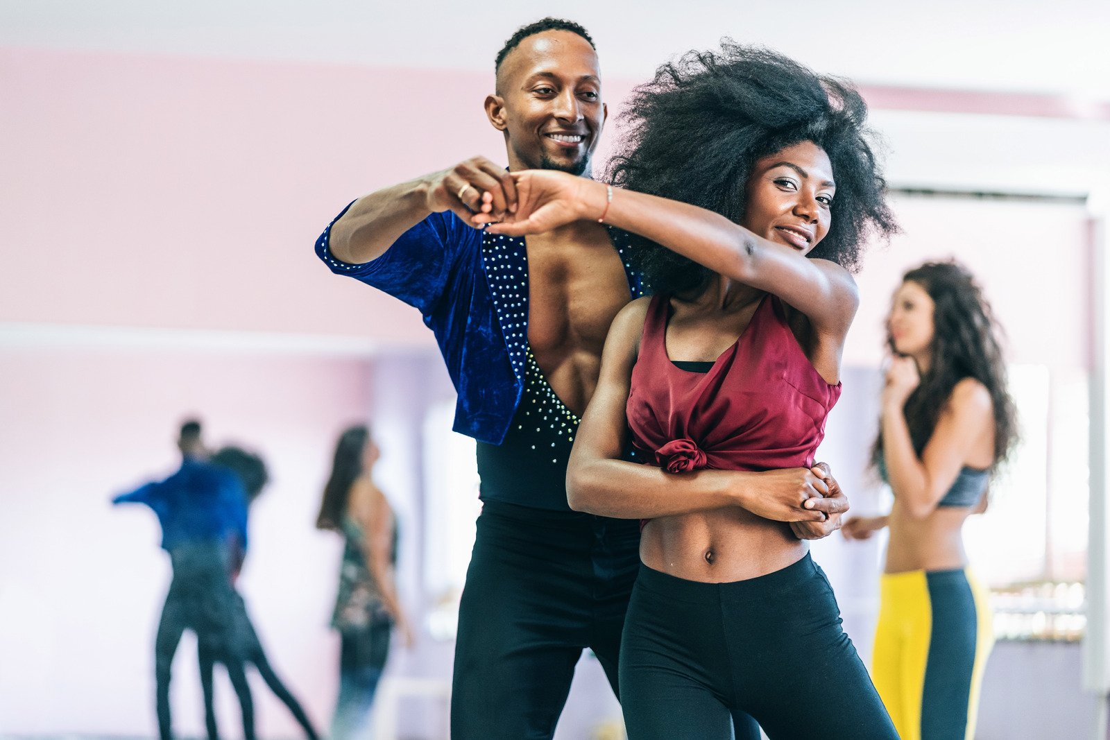 Mulher dança - Fotos do Canva