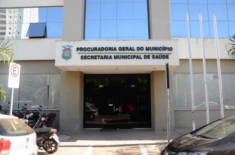 Prefeitura de Cuiabá abre processo seletivo para médicos e cirurgiões dentistas com salários de até R$ 10,9 mil