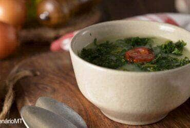 Receita de caldo verde com mandioca