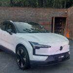 Sueco Volvo EX30 estreia no Brasil com preço de elétrico chinês