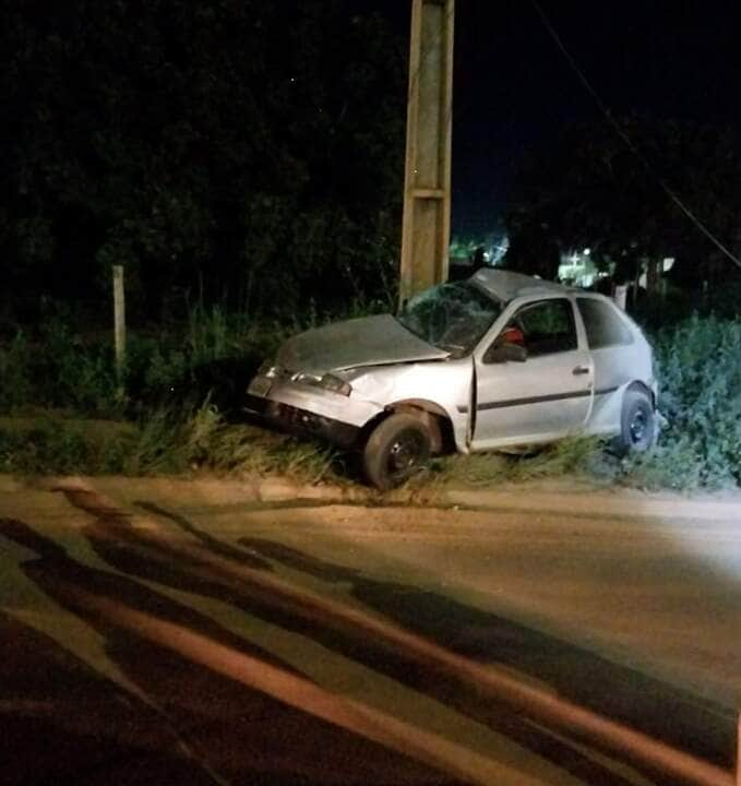 Acidente fatal em Rondonópolis: motorista perde controle do carro, colide com poste e morre eletrocutado