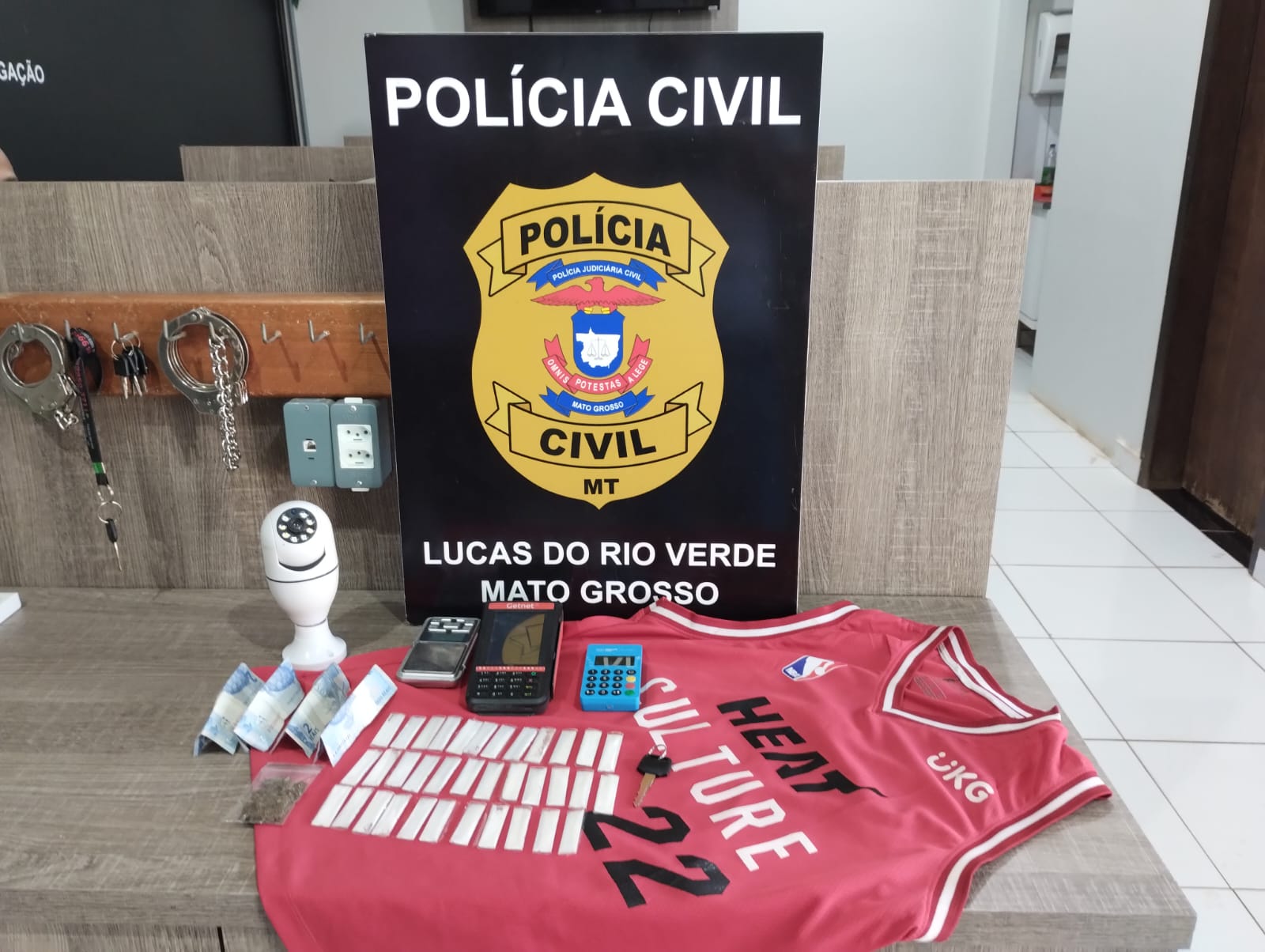 Jovem é preso por tráfico de drogas e desobediência em Lucas do Rio Verde 5 Jovem é preso por tráfico de drogas e desobediência em Lucas do Rio Verde