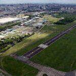 CHUVAS NO RS Aeronaves privadas levam toneladas de doações ao Rio Grande do Sul, decolando do Campo de Marte. Foto: Infraero Foto: Divulgação/Infraero