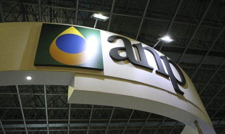 Nova fronteira energética? Mato Grosso terá área leiloada para busca de petróleo e gás Por: Saulo Cruz/MME