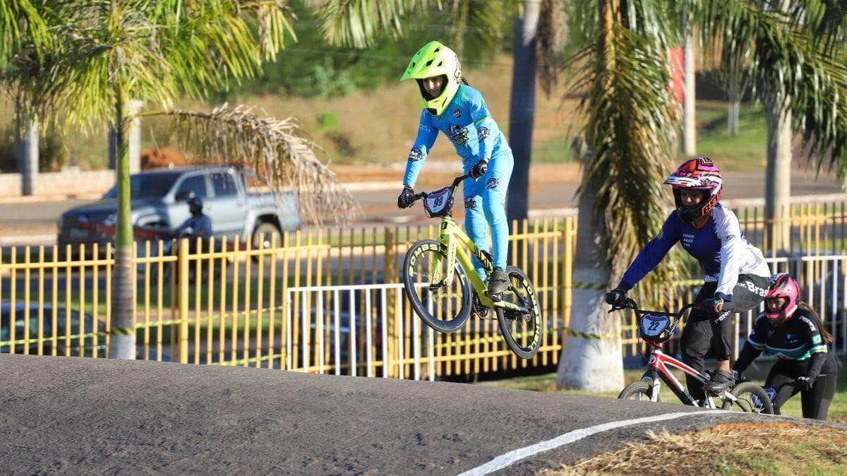 atletas da escolinha viva lucas conquistam mais de 20 trofeus na 3a etapa do campeonato mato grossense de bmx interna 1 2024 05 27 1807206077