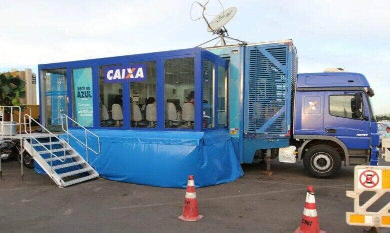 Caminhão da Caixa estacionado em frente ao shopping Conjunto Nacional faz negociação de dívidas com até 90% de desconto Por: Fabio Rodrigues Pozzebom/Agência Brasil