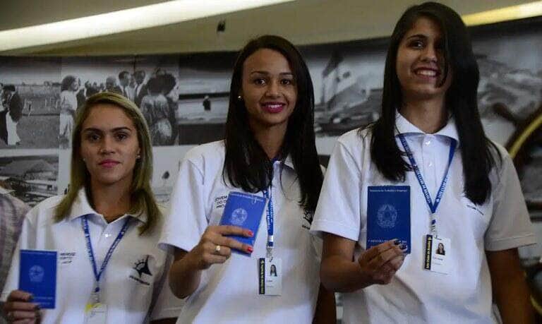 Brasil tem marca histórica de 602 mil jovens aprendizes contratados em março - Foto: Fabio Rodrigues Pozzebom/Agência Brasil