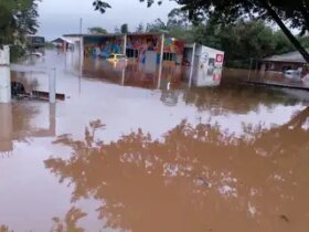 Defesa Civil do RS confirma 107 mortes devido às chuvas no estado