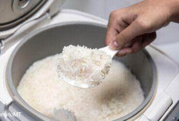 Como fazer arroz na panela elétrica