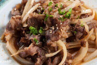 Receita de iscas de carne acebolada