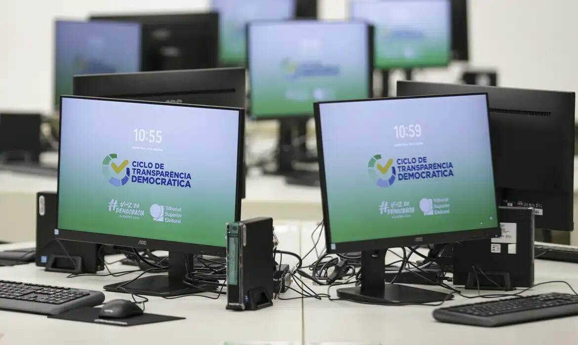 Brasília (DF), 04/10/2023 - Sala de inspeção do código-fonte das urnas eletrônicas, no Tribunal Superior Eleitoral (TSE). Foto: Marcelo Camargo/Agência Brasil