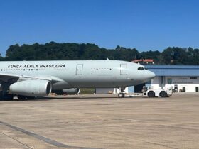 CHUVAS NO RS - Aeronave KC-30 decola da Base Aérea de São com destino à Base Aérea de Canoas (BACO), carregando 34 toneladas, com fardos de água, cestas básicas, colchões, cobertores e medicamentos, doados pela população, por meio da campanha Por: FAB