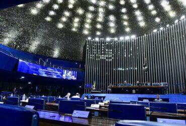 Brasília (DF), 07. 03. 2023, Plenário do Senado Federal durante sessão deliberativa ordinária. Mesa: primeiro- secretário da Mesa do Senado, senador Rogério Carvalho (PT-SE), preside sessão. Em discurso, à tribuna, senador Paulo Paim (PT-RS). Foto Por: Waldemir Barreto/Agência Senado