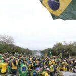 Manifestantes se reúnem em frente ao QG do Exército em Brasília Por: Valter Campanato/Agência Brasil