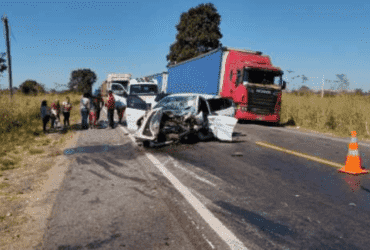 Dois irmãos morrem em grave acidente na BR-174 em Cáceres