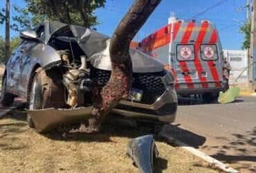 Recém-nascido cai de bebê conforto durante acidente de carro em Nova Mutum.