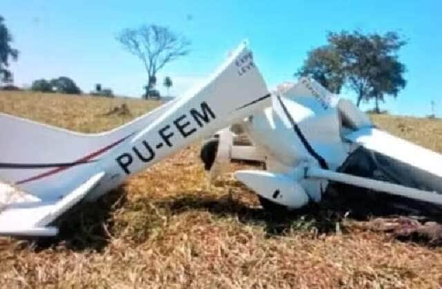 Avião cai em Mirassol D'Oeste e mata piloto e passageiro