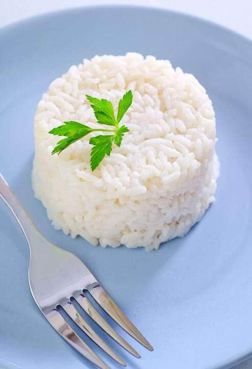 Arroz na Geladeira: Desvendando os segredos de um fenômeno surpreendente! 89 Arroz cozido - Fotos do Canva