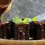 Bolo de chocolate com calda