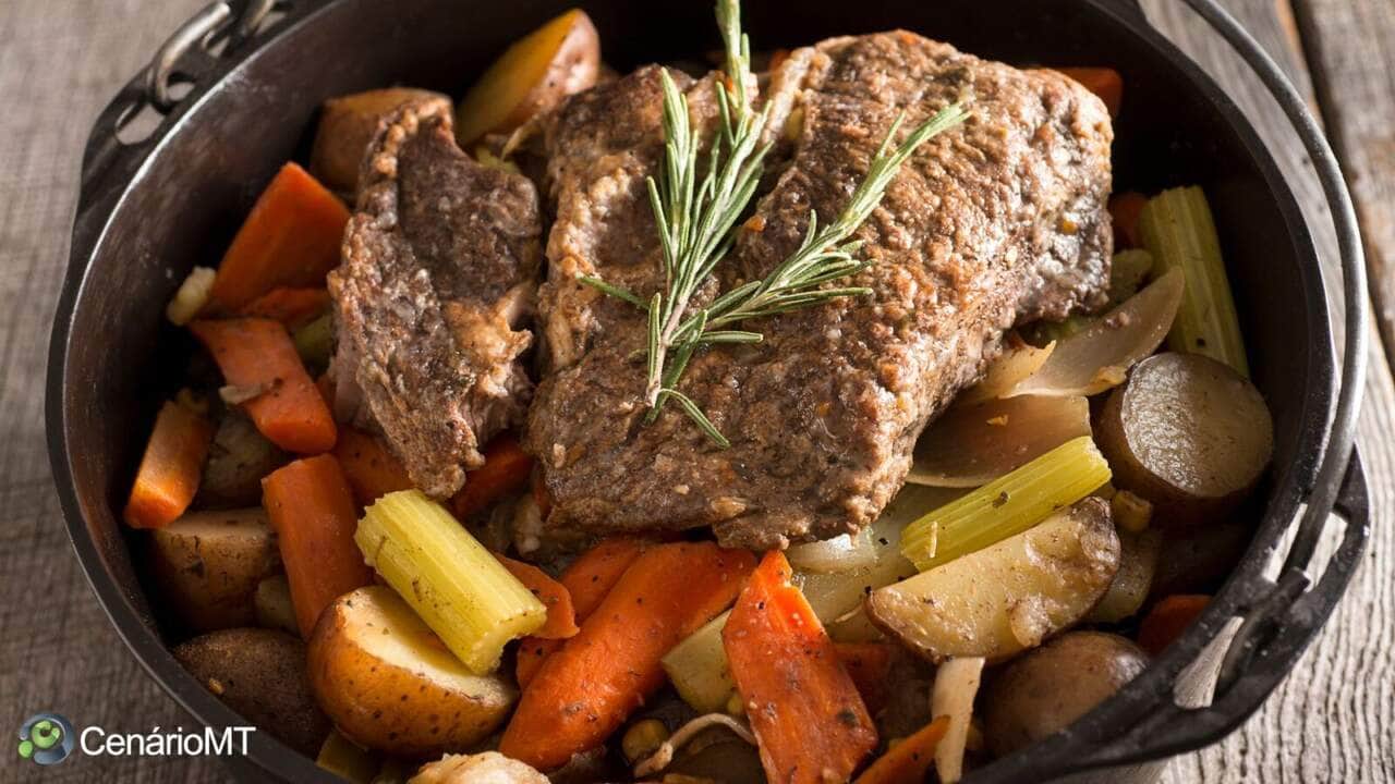 Como fazer assado de panela