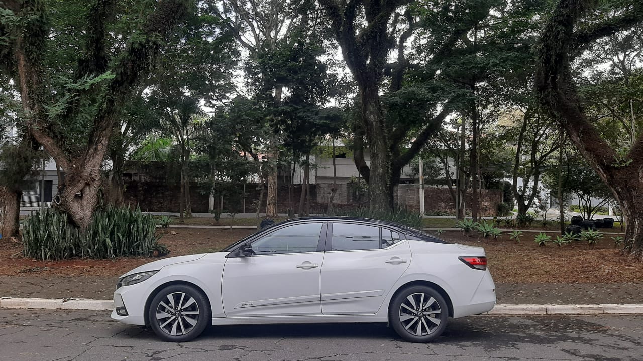 Nissan Sentra 2024 equilibra belo design com espaço e conforto