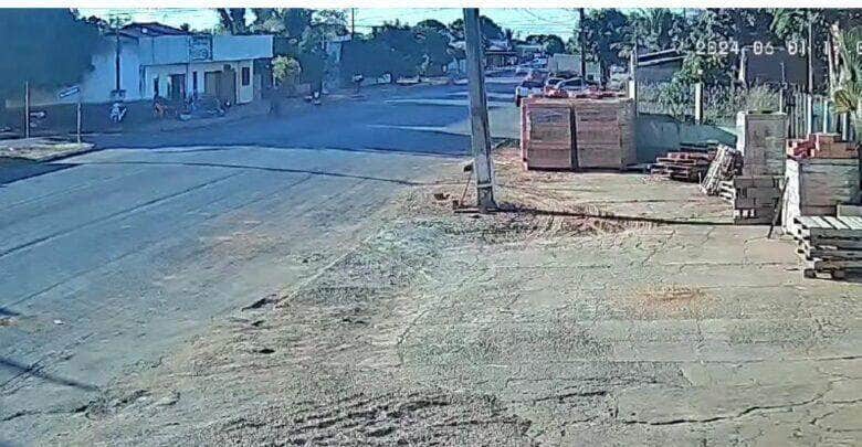 Jovem é assassinado a tiros em frente à oficina de motos em Querência