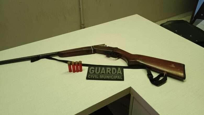 Homem ameaça companheira com espingarda e é detido pela GGM em Lucas do Rio Verde