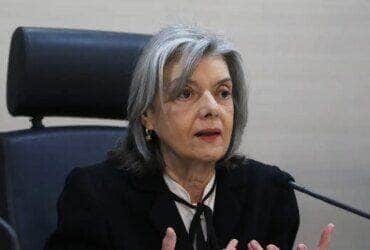 A ministra do Supremo Tribunal Federal (STF) Cármen Lúcia palestra no curso de iniciação para juízes que tomaram posse este ano, na Escola da Magistratura do Estado do Rio (Emerj), no centro da cidade. Por: Tânia Rêgo/Agência Brasil