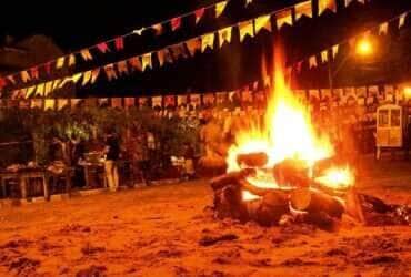 Festa Junina na Praça Monsenhor Marcos Por: PREFEITURA MUNICIPAL DE BAEPEND/Direitos reservados
