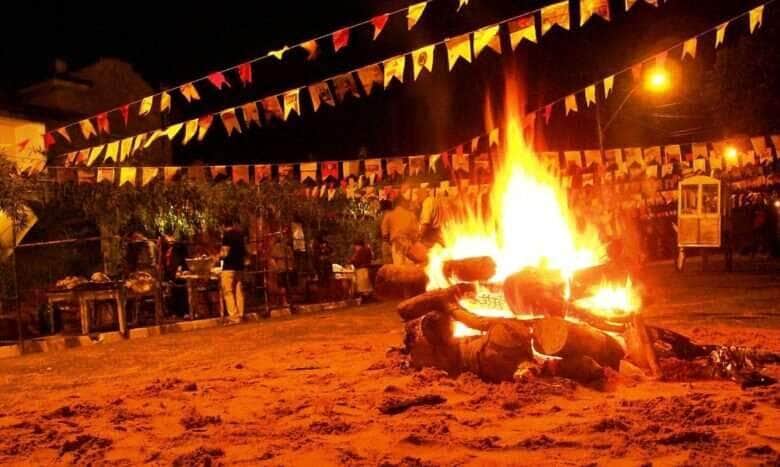 Festa Junina na Praça Monsenhor Marcos Por: PREFEITURA MUNICIPAL DE BAEPEND/Direitos reservados