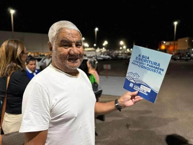 Reinoldo Alves de Souza foi um dos beneficiados com a escritura  - Foto por: Assessoria/Intermat